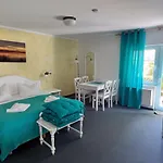 Отель Und Restaurant Windland Бреге